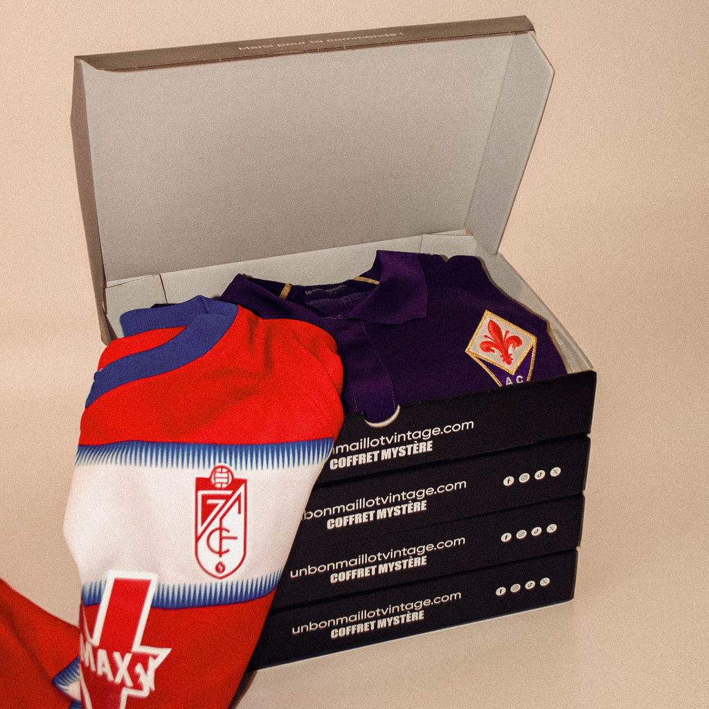 De vintage mysteriebox met voetbalshirts 2015-2019